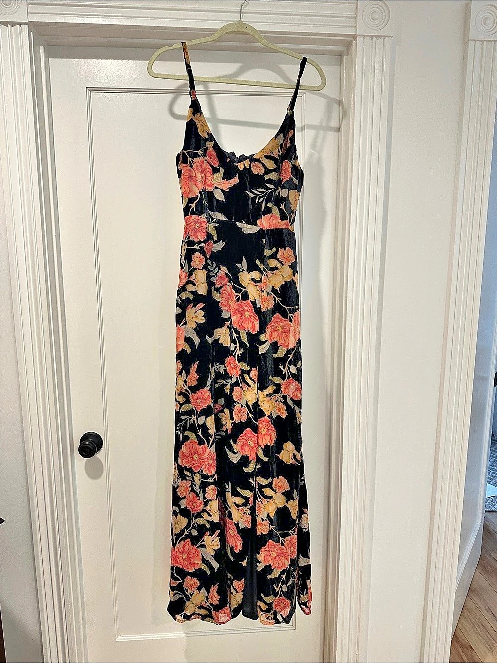 Lulu’s Velvet Maxi Dress Black & Pink